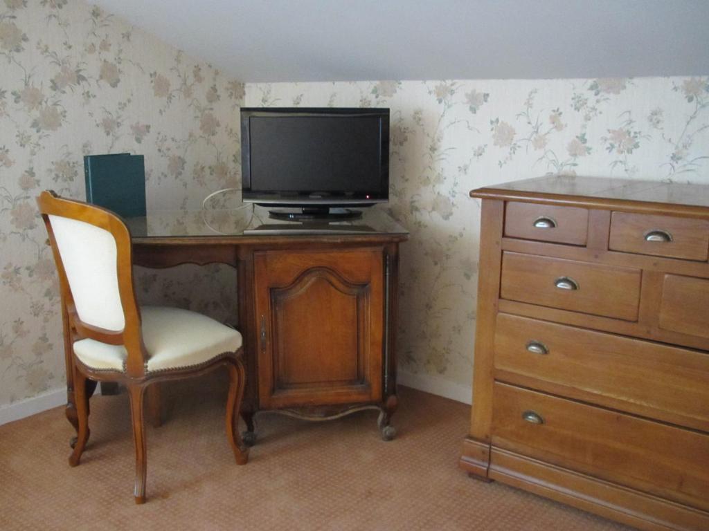 Chateau Beau Jardin Hotel Gaillan-en-Medoc Room photo